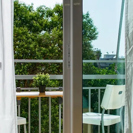 48, Cozy In Center Appartement Kalamata