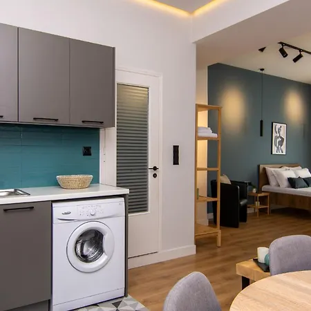 48, Cozy In Center Appartement Kalamata