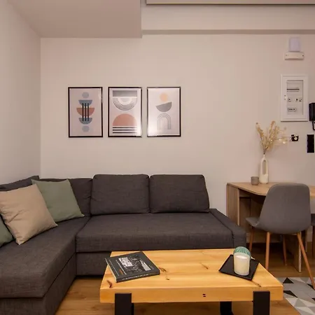 アパート 48, Cozy In Center